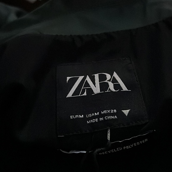 Zara woman’s green cropped faux leather jacket - Picture 7 of 7